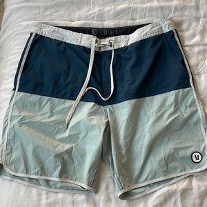 Men’s Vuori board shorts size 34